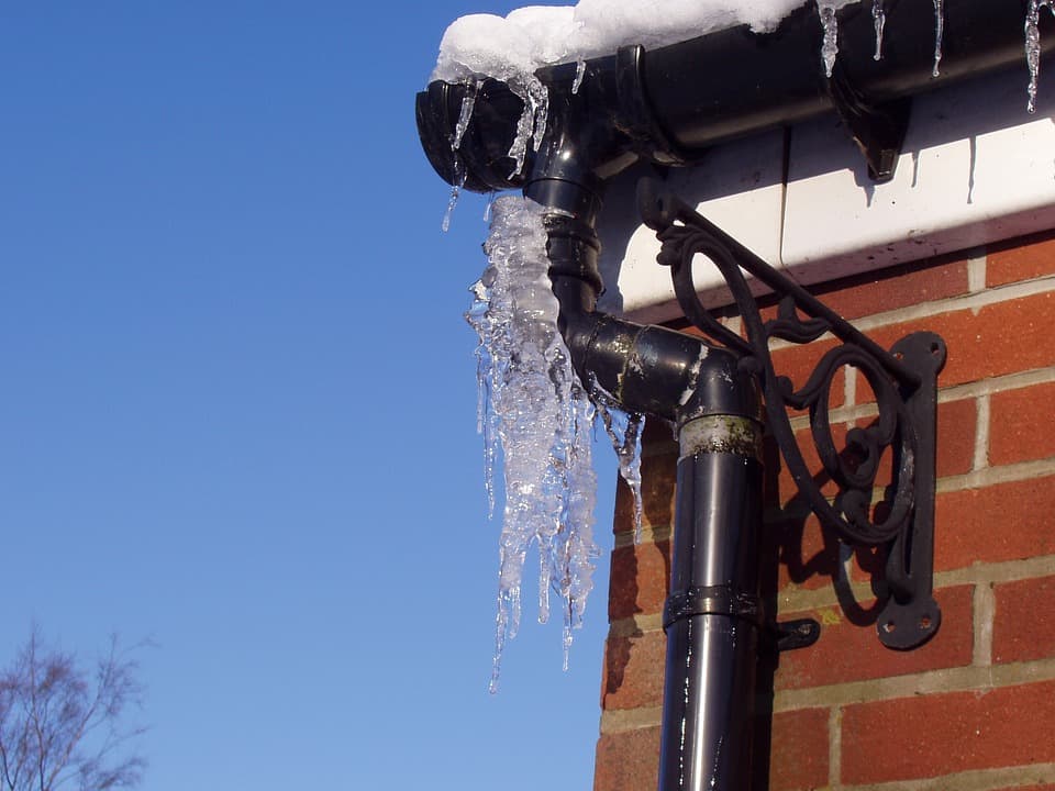 house frozen pipe